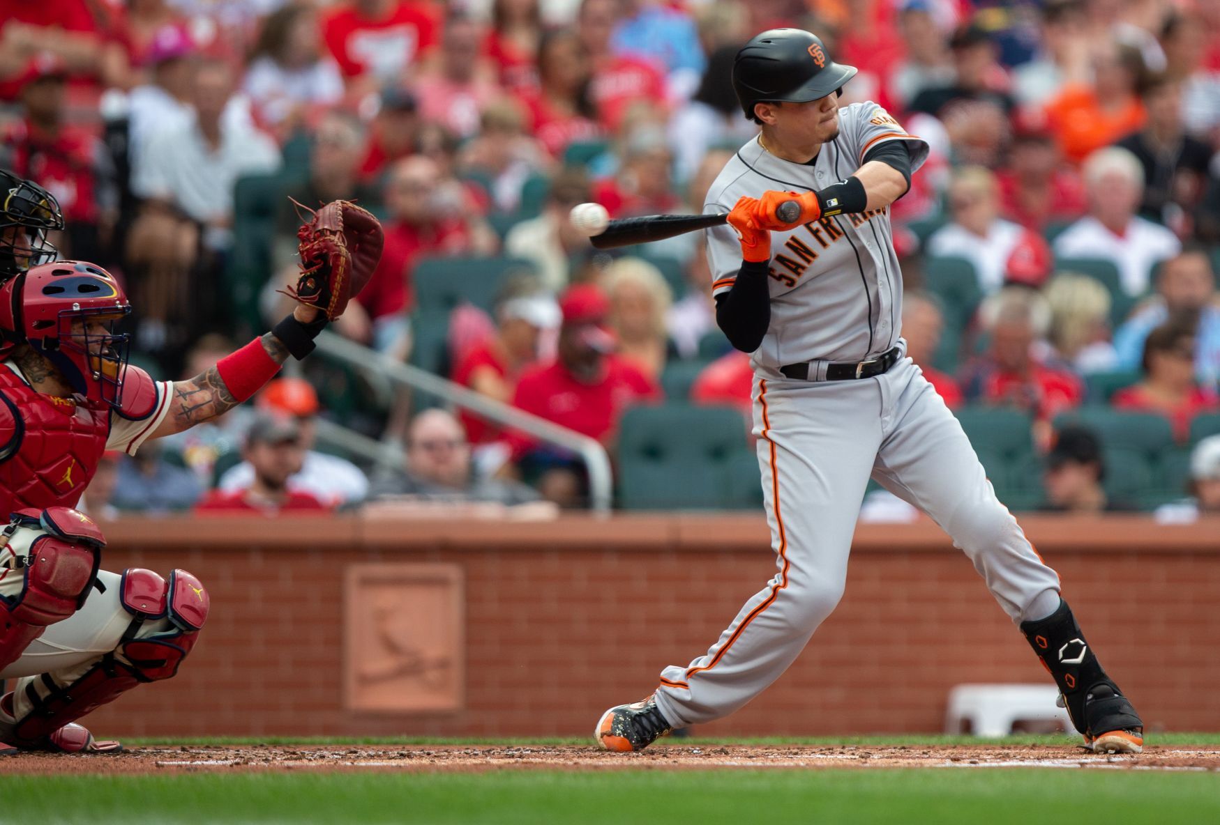 Cardinals try to even up series against Giants